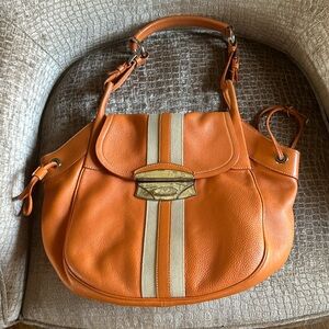Prada leather purse. Very good condition!